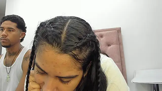 Snapshot of violet_and_myers chatting on 09-10-25, 01:33 violet and myers online show from 09-10-25, 01:33