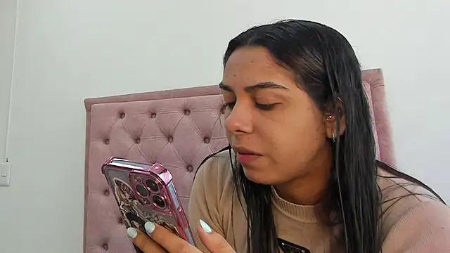 Snapshot of violet_and_myers chatting on 09-15-25, 03:12 violet and myers online show from 09-15-25, 03:12