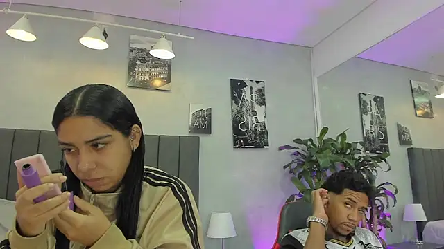 Snapshot of violet_and_myers chatting on 10-26-25, 01:39 violet and myers online show from 10-26-25, 01:39