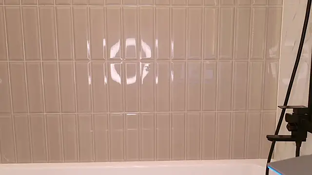 Snapshot of shes_rebel chatting on 12-22-25, 09:45 shes rebel online show from 12-22-25, 09:45