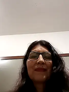 Snapshot of swity_foster chatting on 10-16-25, 08:26 swity foster online show from 10-16-25, 08:26