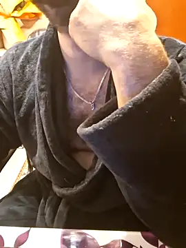 qSensi online show from 12-14-25, 04:07