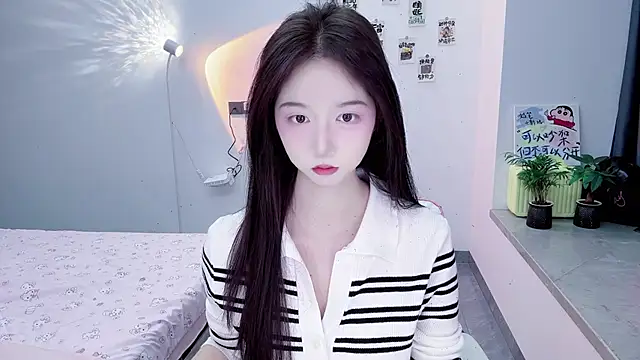 Snapshot of suger-TT chatting on 10-10-25, 01:21 suger-TT online show from 10-10-25, 01:21