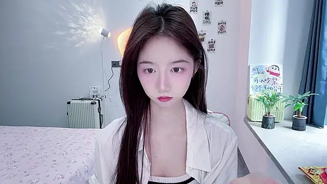 Snapshot of suger-TT chatting on 11-18-25, 04:06 suger-TT online show from 11-18-25, 04:06