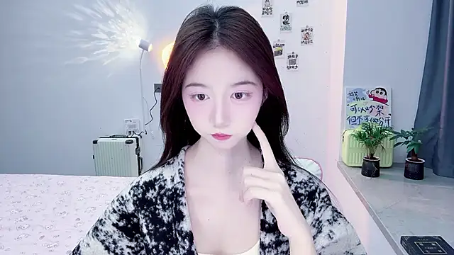 Snapshot of suger-TT chatting on 11-24-25, 11:54 suger-TT online show from 11-24-25, 11:54