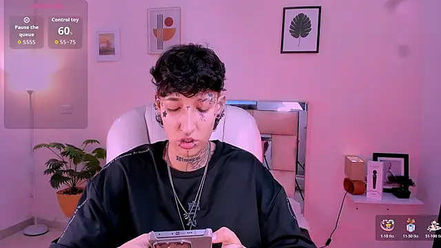 Luci Rose online show from 11-11-25, 01:33