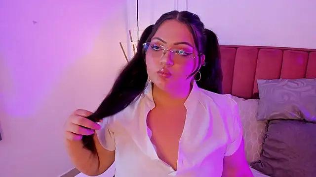 Snapshot of Tessa_Sinclaire chatting on 10-04-25, 08:29 Tessa Sinclaire online show from 10-04-25, 08:29