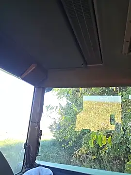 Snapshot of twistafatpipe chatting on 10-24-25, 04:36 twistafatpipe online show from 10-24-25, 04:36