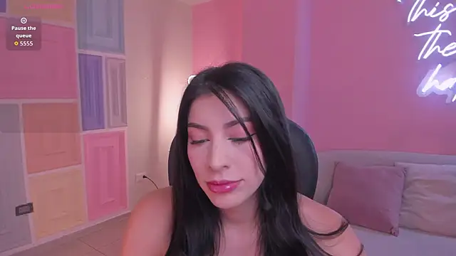 Snapshot of MaddisonTaylor1 chatting on 07-05-26, 05:31 MaddisonTaylor1 online show from 07-05-26, 05:31