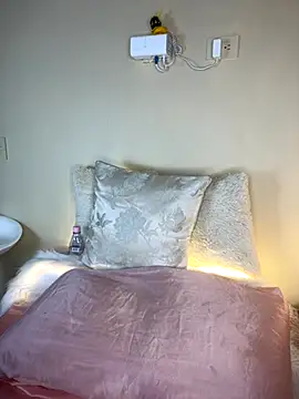 Snapshot of AriaHeavenss chatting on 09-10-25, 01:27 AriaHeavenss online show from 09-10-25, 01:27