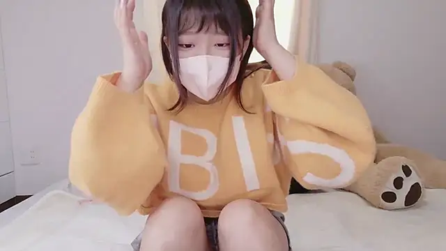 Snapshot of Mio_781 chatting on 12-04-25, 06:23 Mio 781 online show from 12-04-25, 06:23