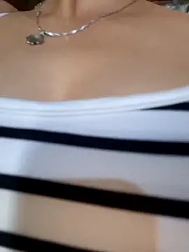 Snapshot of Nana-bar chatting on 05-06-26, 03:24 Nana-bar online show from 05-06-26, 03:24