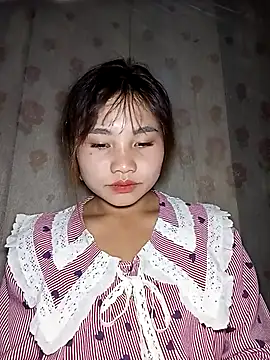 Snapshot of EllyBaby20 chatting on 09-15-25, 06:13 EllyBaby20 online show from 09-15-25, 06:13