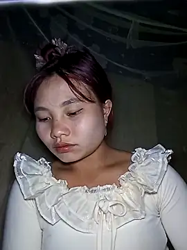 Snapshot of EllyBaby20 chatting on 10-24-25, 06:10 EllyBaby20 online show from 10-24-25, 06:10