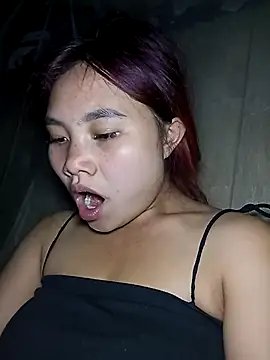 Snapshot of EllyBaby20 chatting on 11-18-25, 03:05 EllyBaby20 online show from 11-18-25, 03:05