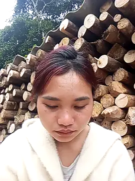 Snapshot of EllyBaby20 chatting on 12-16-25, 01:43 EllyBaby20 online show from 12-16-25, 01:43