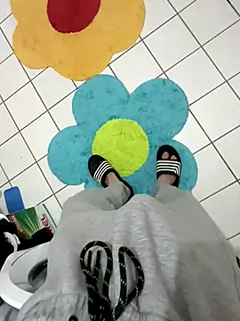 Snapshot of Dicksxd chatting on 09-15-25, 05:51 Dicksxd online show from 09-15-25, 05:51