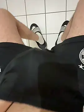 Snapshot of Dicksxd chatting on 12-18-25, 06:52 Dicksxd online show from 12-18-25, 06:52