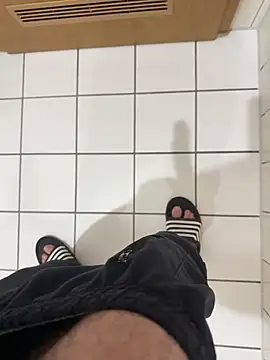 Snapshot of Dicksxd chatting on 12-23-25, 05:38 Dicksxd online show from 12-23-25, 05:38