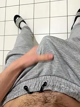 Snapshot of Dicksxd chatting on 01-06-26, 09:29 Dicksxd online show from 01-06-26, 09:29