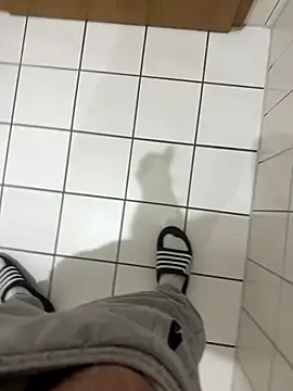 Snapshot of Dicksxd chatting on 01-08-26, 06:32 Dicksxd online show from 01-08-26, 06:32