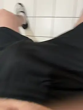 Snapshot of Dicksxd chatting on 02-05-26, 04:00 Dicksxd online show from 02-05-26, 04:00