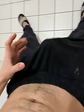 Snapshot of Dicksxd chatting on 02-08-26, 04:10 Dicksxd online show from 02-08-26, 04:10