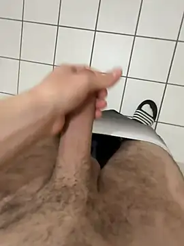 Snapshot of Dicksxd chatting on 03-01-26, 09:33 Dicksxd online show from 03-01-26, 09:33