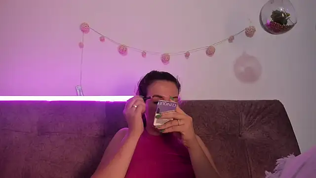 katalella brown1 online show from 10-03-25, 11:40