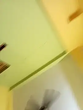 Snapshot of Quun_rosi chatting on 10-19-25, 10:38 Quun rosi online show from 10-19-25, 10:38