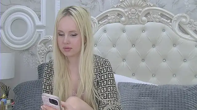 EllieFrosty  online show from 04-06-26, 04:46