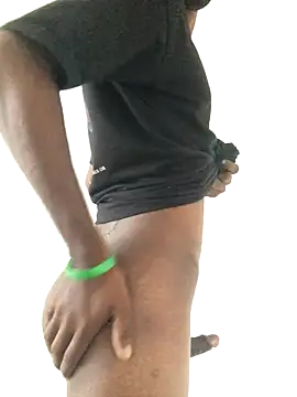 Snapshot of kavi1q1 chatting on 11-19-25, 01:16 kavi1q1 online show from 11-19-25, 01:16