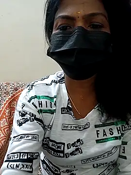 Snapshot of Rithya27 chatting on 09-17-25, 05:58 Rithya27 online show from 09-17-25, 05:58