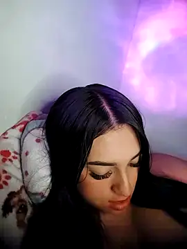 Snapshot of Linda_Saenz_ chatting on 10-05-25, 04:11 Linda Saenz online show from 10-05-25, 04:11