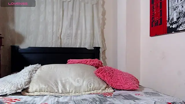 Snapshot of MaloryGolosa chatting on 10-17-25, 03:53 MaloryGolosa online show from 10-17-25, 03:53