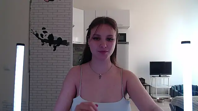 Leonaalove online show from 04-21-26, 02:34