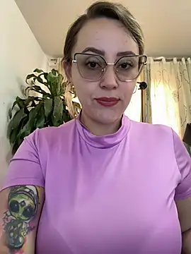 Snapshot of CurvyLust_x chatting on 04-23-26, 01:46 CurvyLust x online show from 04-23-26, 01:46