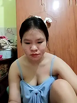 Snapshot of emyeuhss chatting on 10-08-25, 12:08 emyeuhss online show from 10-08-25, 12:08