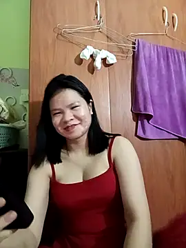 Snapshot of emyeuhss chatting on 10-12-25, 04:06 emyeuhss online show from 10-12-25, 04:06