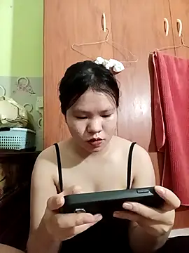 Snapshot of emyeuhss chatting on 10-15-25, 03:12 emyeuhss online show from 10-15-25, 03:12