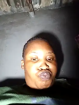 Snapshot of OCEANSQUITERXXX chatting on 09-17-25, 01:13 OCEANSQUITERXXX online show from 09-17-25, 01:13