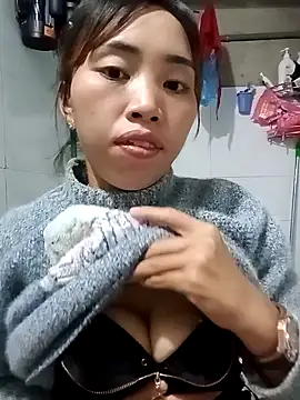 Snapshot of sulove_xx chatting on 09-29-25, 03:44 sulove xx online show from 09-29-25, 03:44