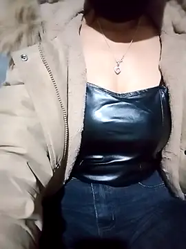 Snapshot of sulove_xx chatting on 12-18-25, 08:42 sulove xx online show from 12-18-25, 08:42