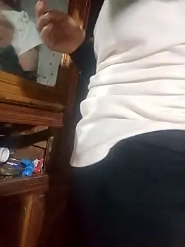 Snapshot of sulove_xx chatting on 01-11-26, 07:57 sulove xx online show from 01-11-26, 07:57