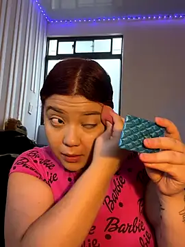 Snapshot of MelissaJhones chatting on 10-10-25, 05:45 MelissaJhones online show from 10-10-25, 05:45