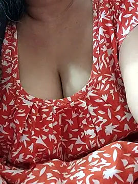 Snapshot of Miss_Sija chatting on 11-21-25, 07:40 Miss Sija online show from 11-21-25, 07:40