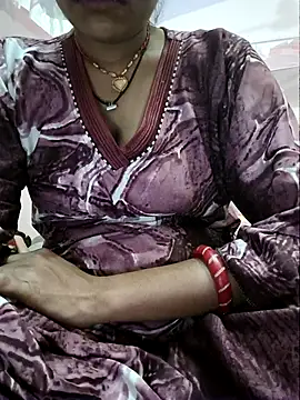 Snapshot of Miss_Sija chatting on 07-31-26, 04:39 Miss Sija online show from 07-31-26, 04:39