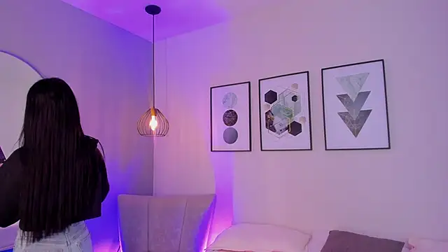 AmbarEvans  online show from 10-23-25, 12:04