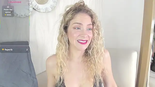 Velora   online show from 11-03-25, 03:41