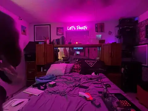 GrandJewel online show from 10-21-25, 03:18